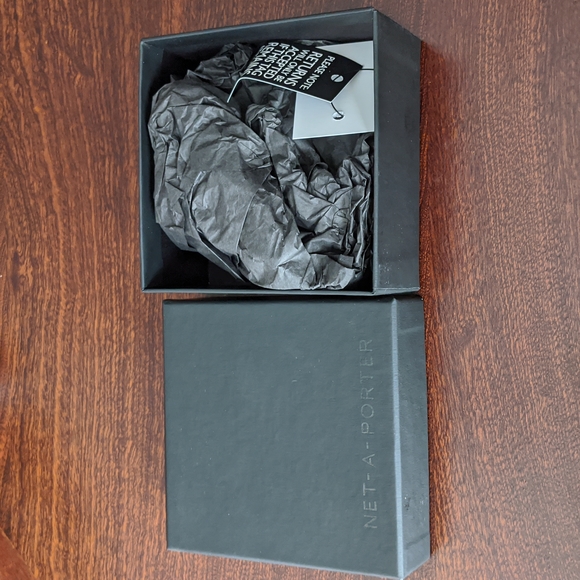 net a porter empty small box - Picture 2 of 3